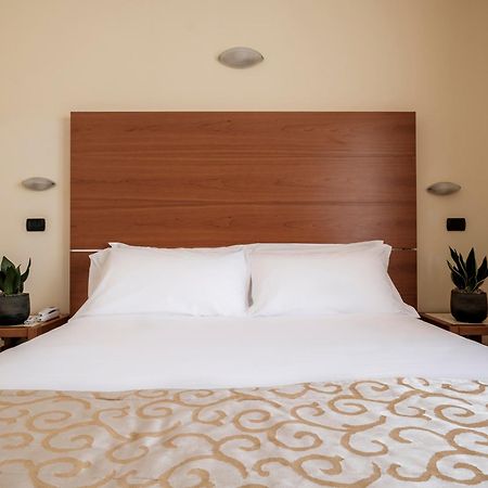 Hotel Lory Forlì Екстериор снимка