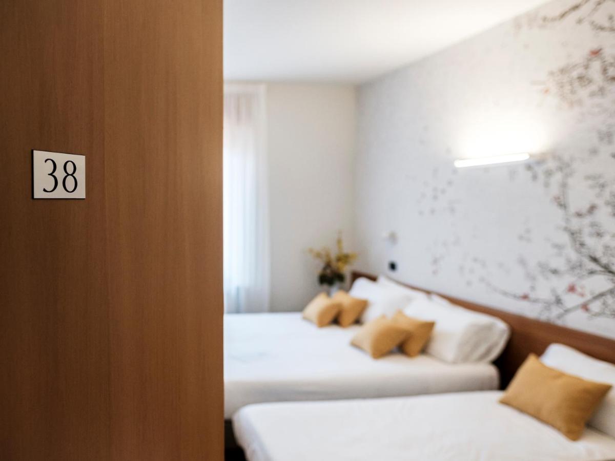 Hotel Lory Forlì Екстериор снимка